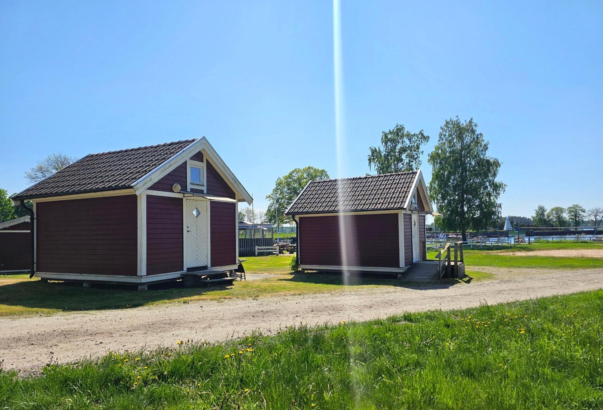 Kanalkrogen Stugor Sjötorp Exterior foto